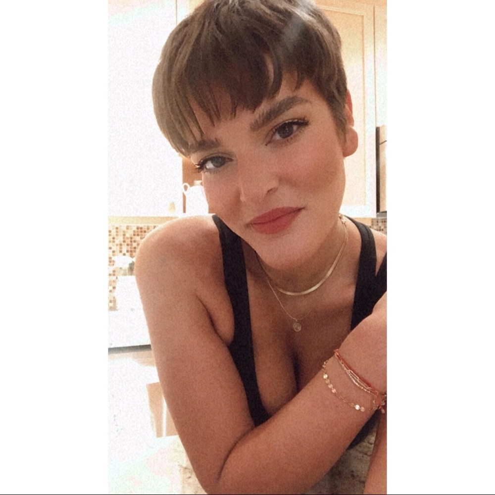 Meet your Posher, Christina.